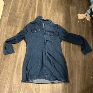 Jean shirt it’s a size large